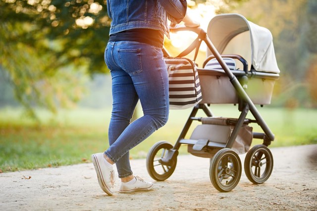 Wandelen Tijdens Je Zwangerschap Zo Doe Je Het Goed En Verantwoord: Baby wagentje