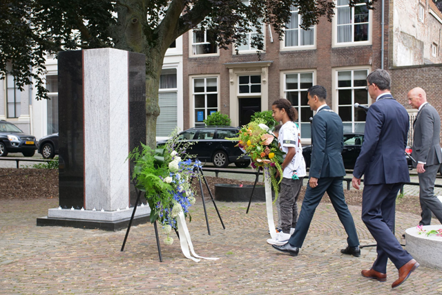 Cacao Suiker Slaven In Middelburg: Balans Slavenmonument