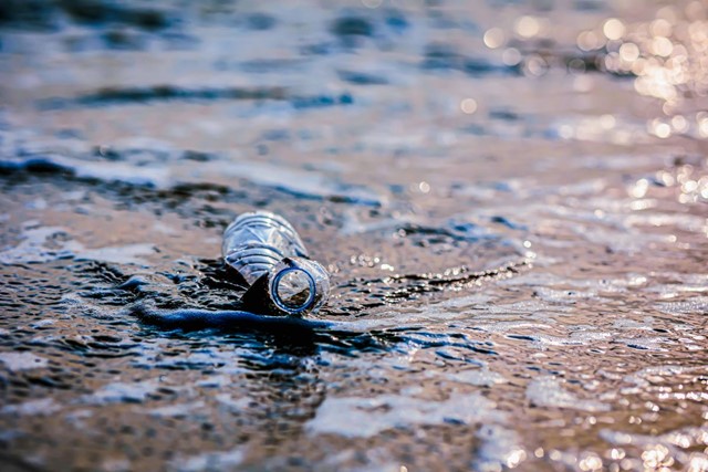 Ongerepte Natuur En Unieke Historie Wandelen Op Terschelling: Plastic strand