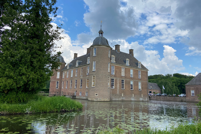 Streekpad Graafschapspad Wandelen Over Landgoederen, Smalle Paadjes Én Langs Kastelen: Kasteel Slangenburg