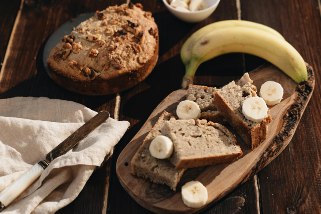 5 Glutenvrije Snacks Om Mee Te Nemen Tijdens Een Wandeling: Glutenvrije bananenbrood