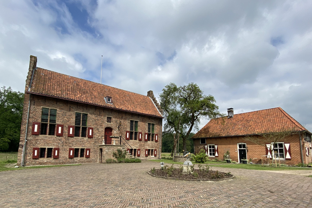 Streekpad Graafschapspad Wandelen Over Landgoederen, Smalle Paadjes Én Langs Kastelen: Kasteel Kelder