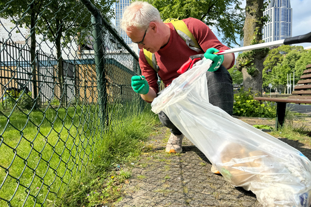 Plandelman Ontmoet Zwerfie Rotterdam: Afval opruimen