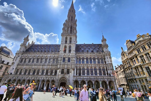 Pelgrimeren in Brussel, in het spoor van Santiago de Compostella; de Grote Markt