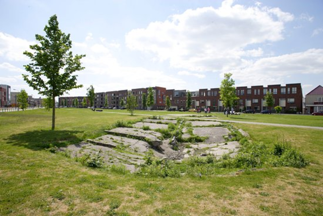 Stadswandeling Enschede Roombeek En Historie Het Verdwenen Huis Een Monument Voor De Vuurwerkramp