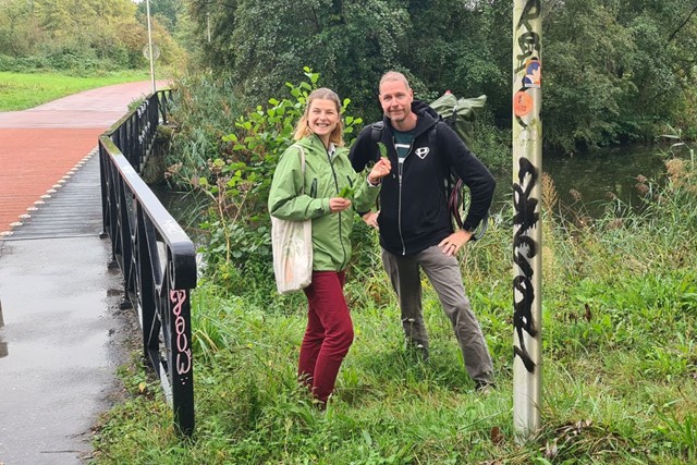 Plandelman ontmoet... Wildplukker Esther de Groot - Wandelende Wikipedia